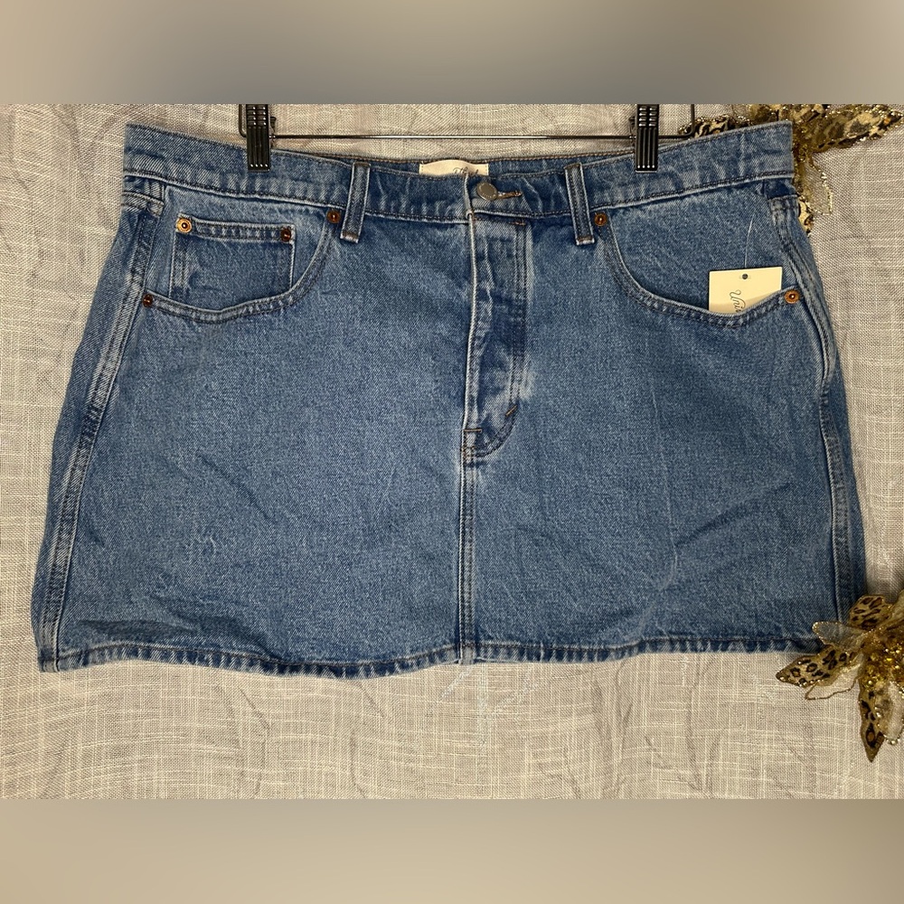 Stylish Blue Denim Mini Skirt NWT size 16 Universal Thread